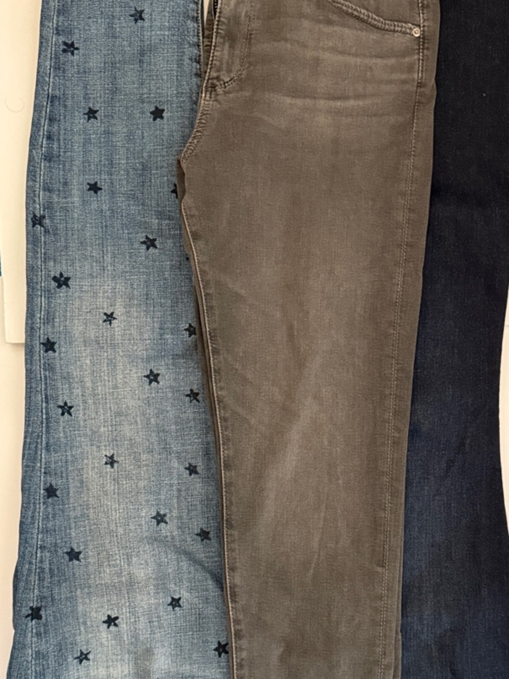 4 Pairs of Size 28 Women’s Jeans